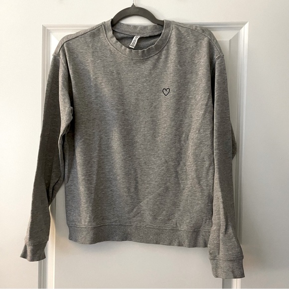 H&M Divided Basic Sweater - Picture 1 of 2